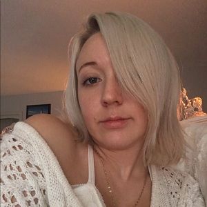 Meet your Posher, Holly